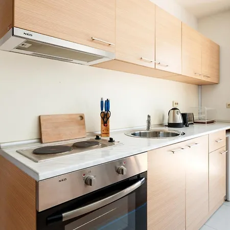 Charming 1 Bedroom *